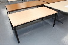 1x Drentea kantinetafel bruin, afmeting 2x1 mtr.