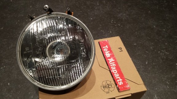 Alfa Romeo Alfetta Sedan Serie 1 Koplamp Carello 116086507500 NOS - 0