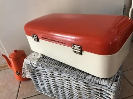 Leuke vintage Emaille broodtrommel met oranje deksel * - 2