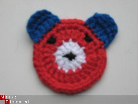 ** Gehaakte berenapplicatie (rood/wit/blauw) - nr. 1