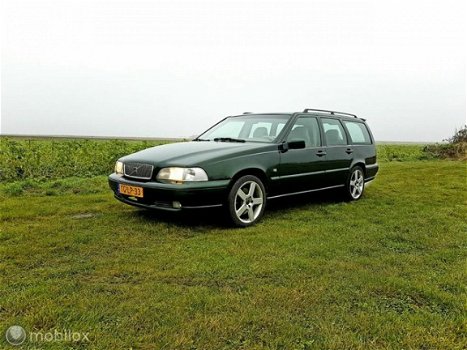 Volvo V70 - 2.3 T-5 tik in motor - 1