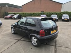 Opel Corsa - Sport/ Extra verlaagd / Stuurbek./ 1.4i-16V Onyx