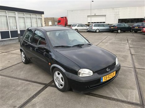 Opel Corsa - Sport/ Extra verlaagd / Stuurbek./ 1.4i-16V Onyx - 1