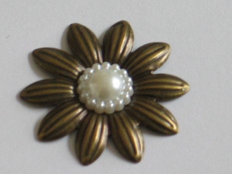 10 beige resin flower topper, 14 mm - 1