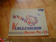 Vlaggenalbum deel 2 door R.J.J. Heirman