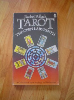 Tarot, the open labyrinth by Rachel Pollack - 1