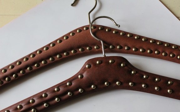 Vintage kledinghangers met studs - bruin - Afbeelding 3
