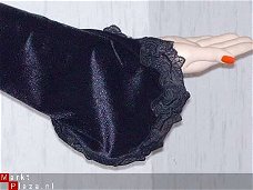 Middeleeuwse jurk uit zwart velours van XtraX 2040