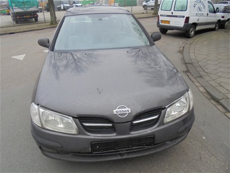 Nissan Almera II 2.2 DI Sedan 2002 Onderdelen en Plaatwerk - 3