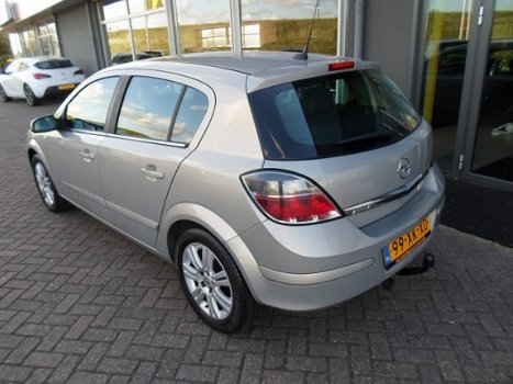 Opel Astra - 1.6i 16V 5 Drs. EXECUTIVE 115pk 5-bak Airco/LMV/Radio-CD/Navi/Trekhaak - 1