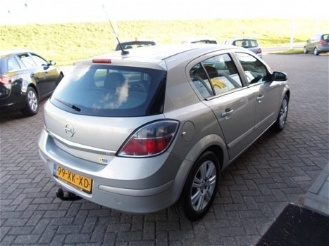Opel Astra - 1.6i 16V 5 Drs. EXECUTIVE 115pk 5-bak Airco/LMV/Radio-CD/Navi/Trekhaak - 1