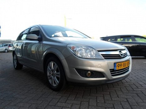 Opel Astra - 1.6i 16V 5 Drs. EXECUTIVE 115pk 5-bak Airco/LMV/Radio-CD/Navi/Trekhaak - 1