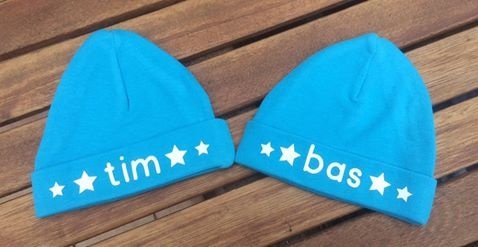 Babymutsje met naam in blauw - 1