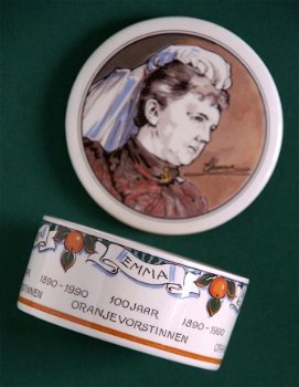 Bonbonnière 100 jaar Oranjevorstinnen 1890-1990 - 2