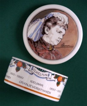 Bonbonnière 100 jaar Oranjevorstinnen 1890-1990 - 3
