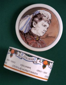 Bonbonnière 100 jaar Oranjevorstinnen 1890-1990 - 4