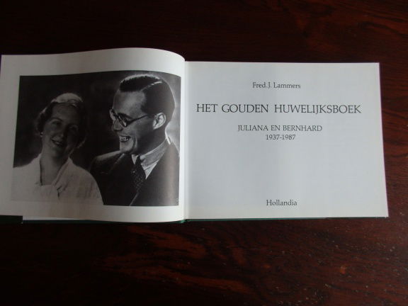 Het gouden huwelijksboek - 1937-1987 - Juliana en Bernhard. - Afbeelding 2