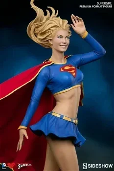 Supergirl Premium Format Sideshow Collectibles - 2