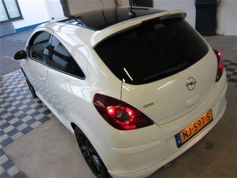 Opel Corsa - 1.4-16v Opc-Line Nieuw Staat - 1