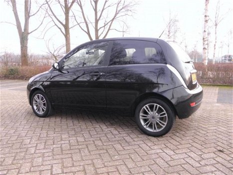 Lancia Y(psilon) - 1.2 Argento - 1