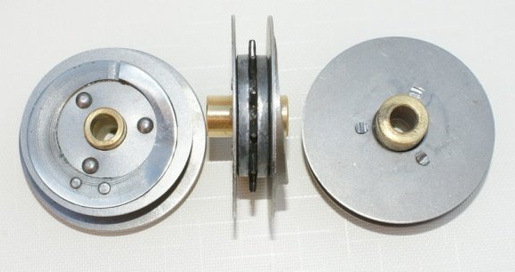 Stalen klinknagels 3 mm. x 14 mm. voor het klinken van een spoorrad. - 8