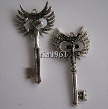bedeltje/charm sleutel : sleutel uil - 58x29 mm (nog 6 st) - 1