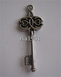 bedeltje/charm sleutel : sleutel 26 - 45x17 mm (nog 3