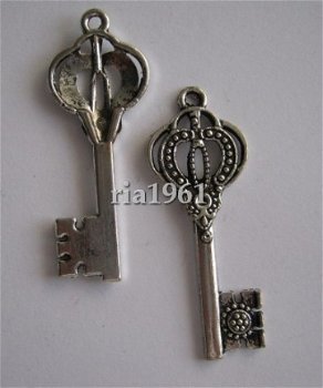 bedeltje/charm sleutel : sleutel 30 - 44 mm (nog 10 st) - 1