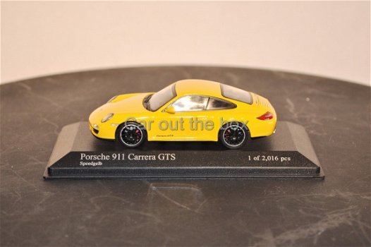 Porsche 911 (997 II) Carrera GTS geel 1:43 Minichamps - 3