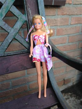 Barbie kleding - 1