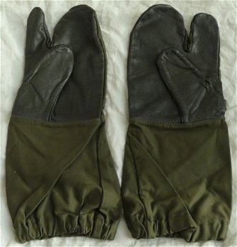 Handschoenen / Overwanten, Gevechts, Koninklijke Landmacht, maat: 11, 1979.(Nr.3) - 3
