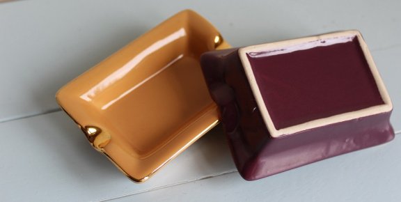 1 kleine asbakje met goudaccent - Afbeelding 2
