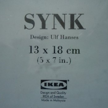Te koop twee nieuwe fotolijstjes uit de Synk-reeks van Ikea. - 2