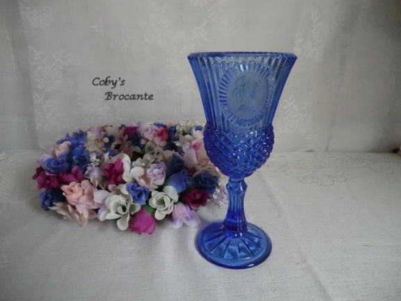 Blauw glas met camee afbeelding - nr. 1