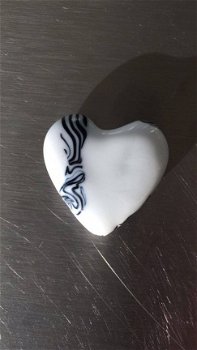 Handgemaakt wit hart van glas met zwart wit stringer NIEUW. - 2