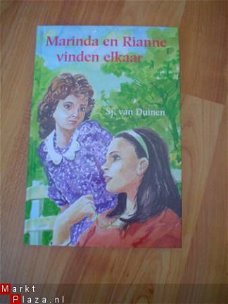 Marinda en Rianne vinden elkaar door Sj. van Duinen