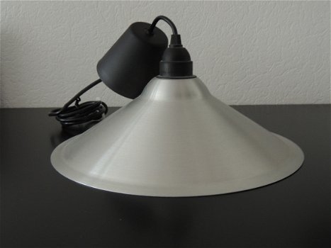 Eenvoudige aluminium hanglamp. - 2