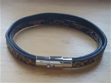 Armbandje bruin