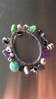 Rek schakelarmband met handgemaakte glaskralen NIEUW.