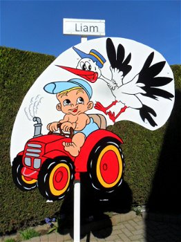 Geboortebord baby op tractor met ooievaar - 1
