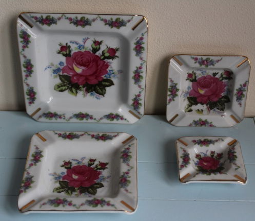 4 vintage asbakjes met rozendesign - Afbeelding 2