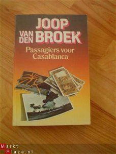 Passagiers voor Casablanca door Joop van den Broek