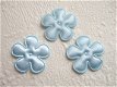 Effen satijnen bloemetje ~ 2,5 cm ~ Pastel blauw - 1 - Thumbnail