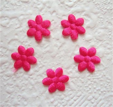 Satijnen effen mini bloemetje ~ 1 cm ~ Fuchsia roze - 1