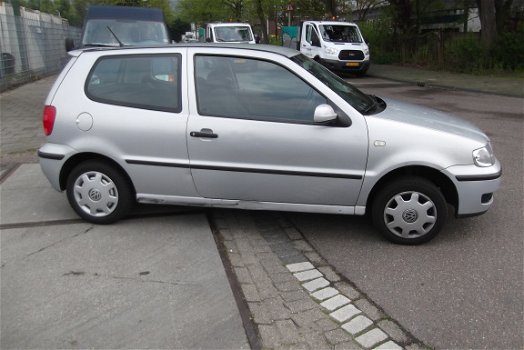 VW Polo (6N2) 1.4 MPI 2000 Onderdelen en Plaatwerk (Grijs) - 2