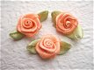 Mooi groot satijnen roosje ~ 15 mm ~ Oranje zalm - 1 - Thumbnail