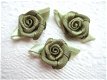 Mooi groot satijnen roosje ~ 15 mm ~ Olijf groen - 1 - Thumbnail