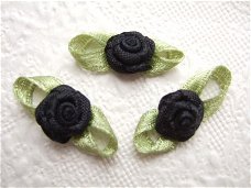Mooi satijnen roosje met blad ~ 10 mm ~ Zwart