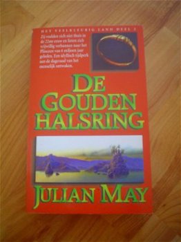 De gouden halsring door Julian May - 1