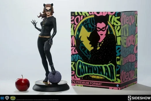 Catwoman Classic TV series Premium Format Sideshow Exclusive - 1